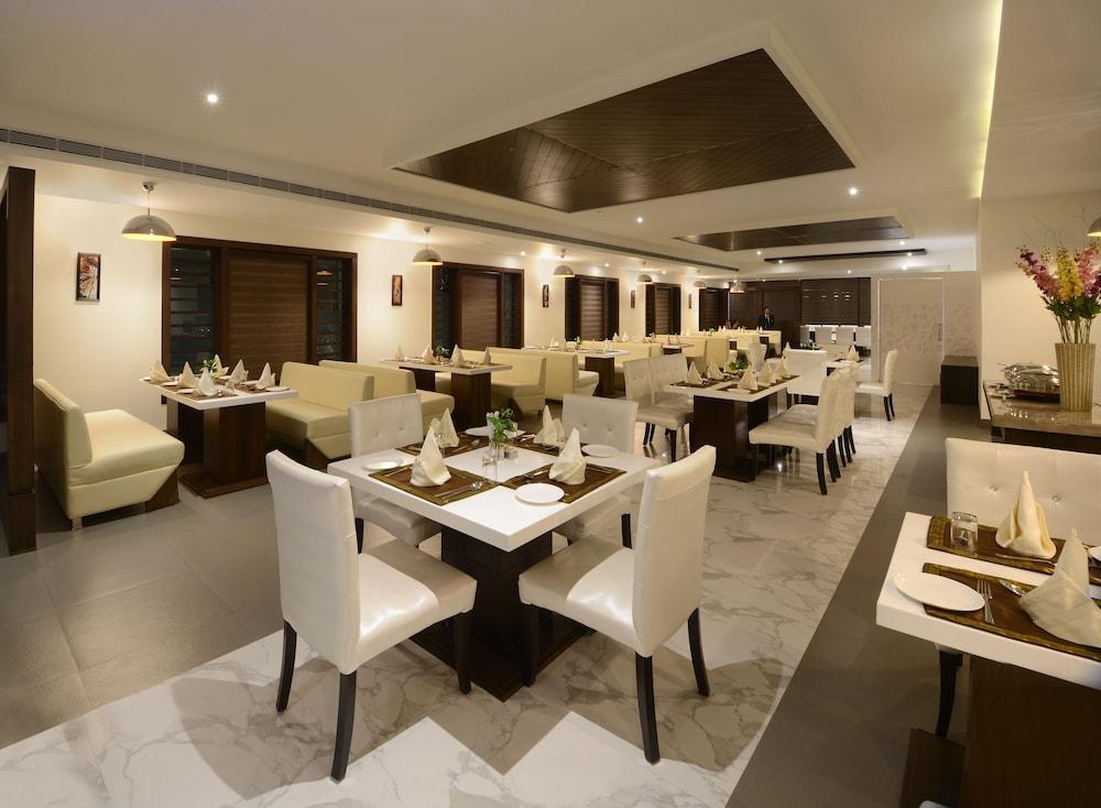 The Taj Vilas Agra  Exterior photo