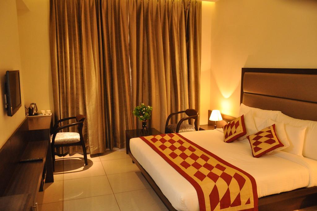 The Taj Vilas Agra  Exterior photo