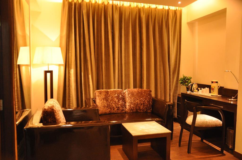 The Taj Vilas Agra  Exterior photo